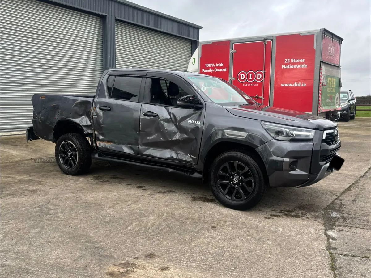 Toyota Hilux 2025 - Image 3