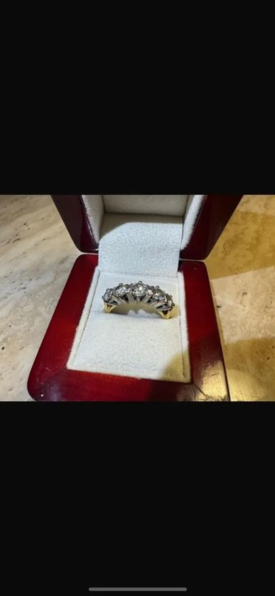 Beautiful 5 diamond engagement/eternity ring - Image 3