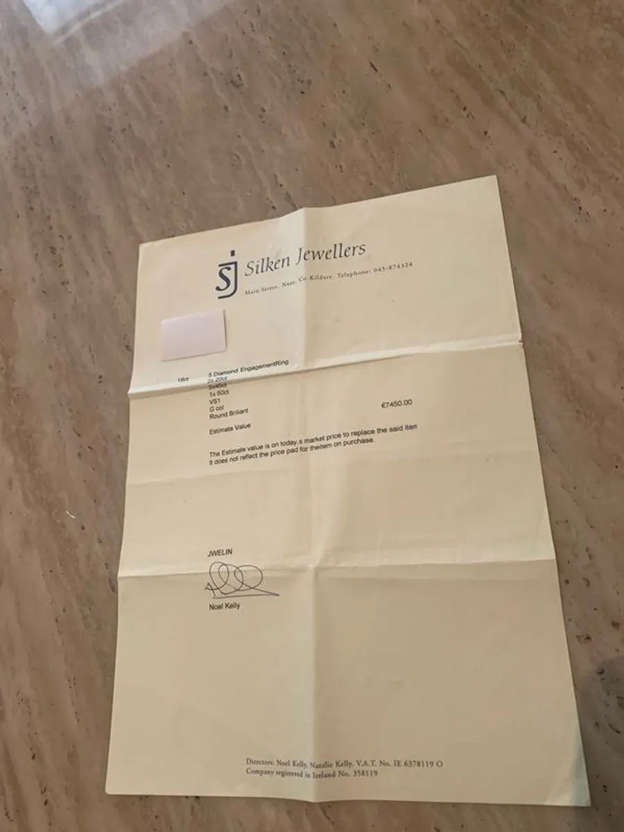 Beautiful 5 diamond engagement/eternity ring - Image 4