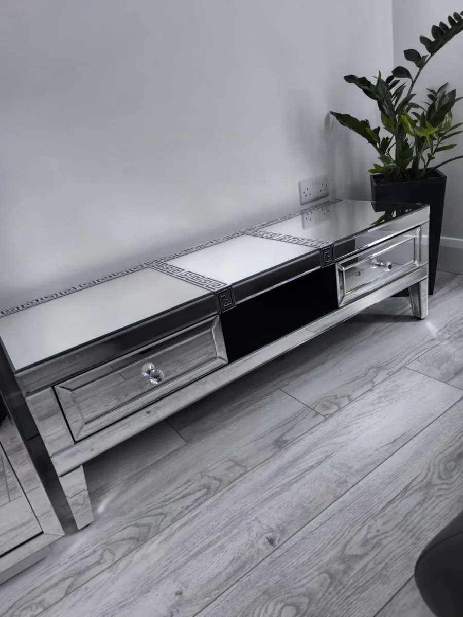 Stylish Glass TV Unit / Stand – Modern Design - Image 1