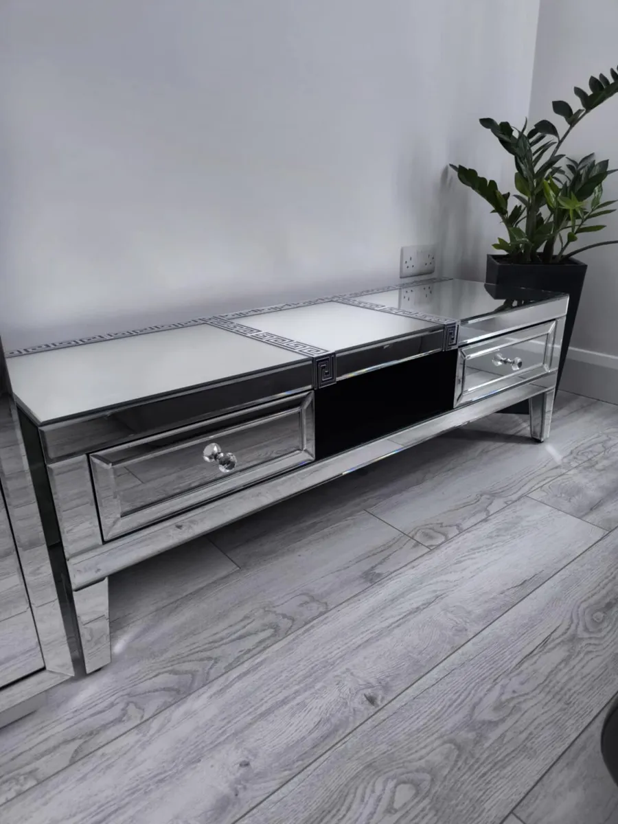 Stylish Glass TV Unit / Stand – Modern Design - Image 2