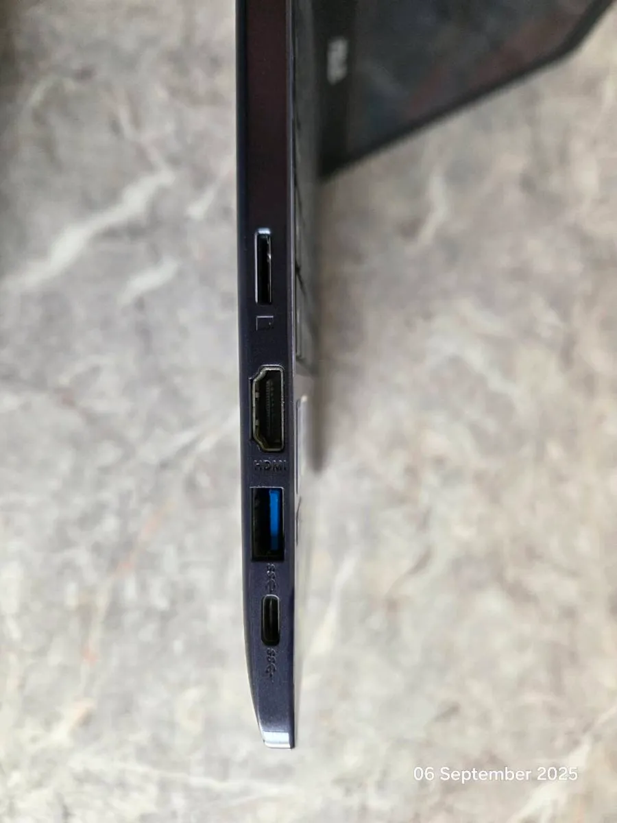 Asus laptop - Image 4