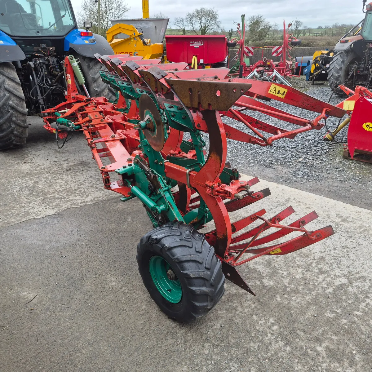 Kverneland 5 furrow Slatted Plough - Image 3