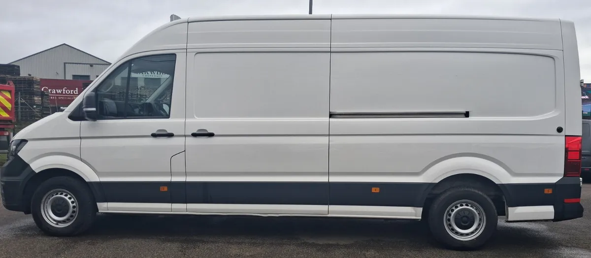 2023 Volkswagen Crafter Panel Van - Image 2