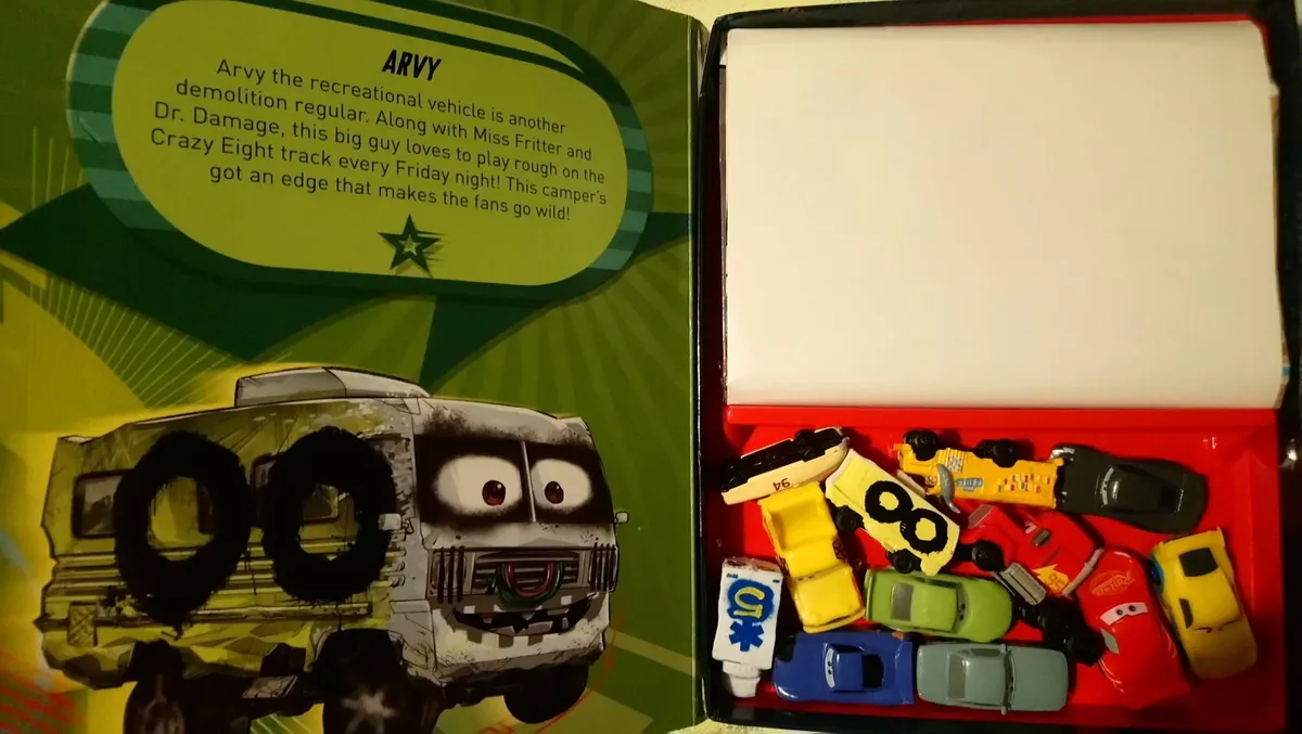 My Busy Books CARS 3 board game & book in one - Image 2