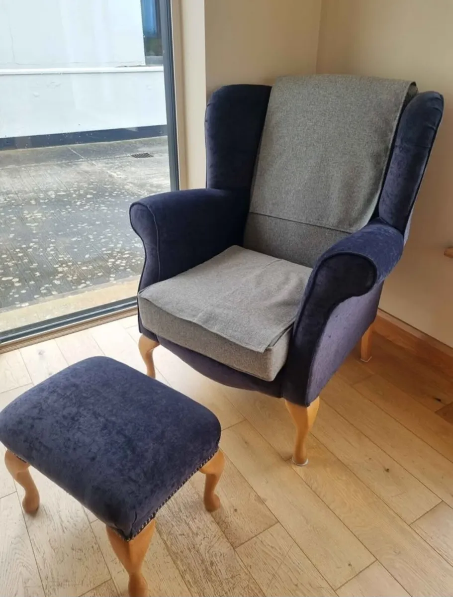 Queen ann chairs x2 - Image 1