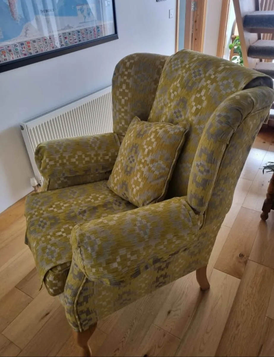 Queen ann chairs x2 - Image 3