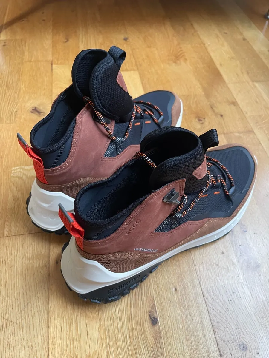 Brand new ECCO waterproof hiking boots - Image 4