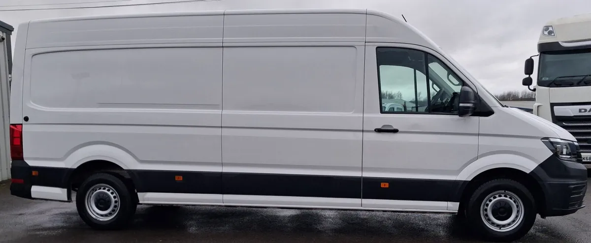 2022 Volkswagen Crafter Panel Van - Image 3