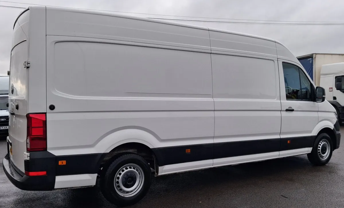 2022 Volkswagen Crafter Panel Van - Image 2