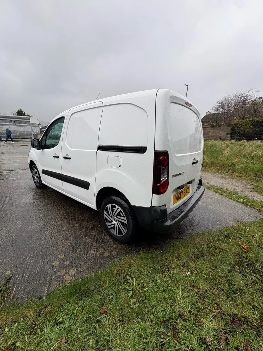 2017 Peugeot Partner 100bhp - Image 3