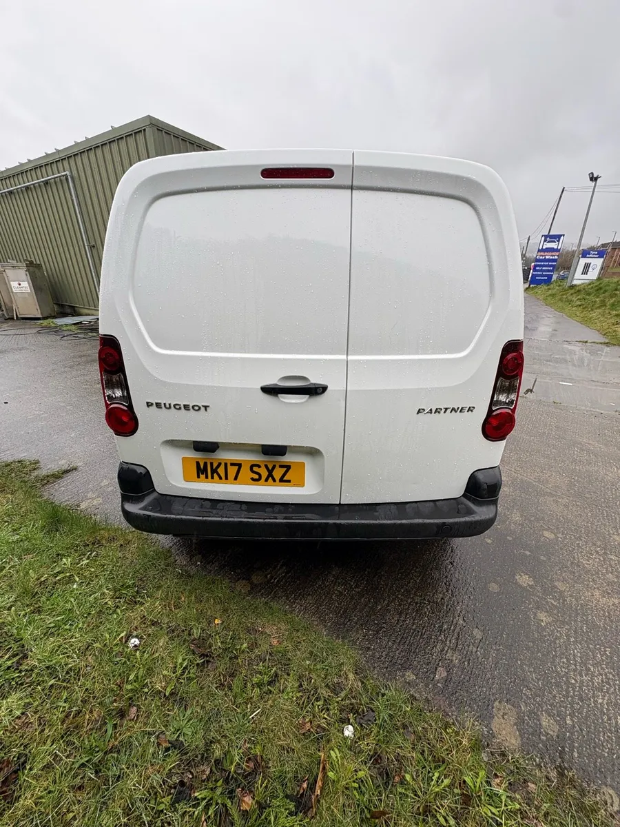 2017 Peugeot Partner 100bhp - Image 4