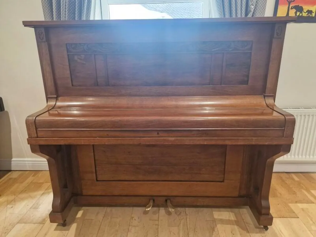 piano - Image 1