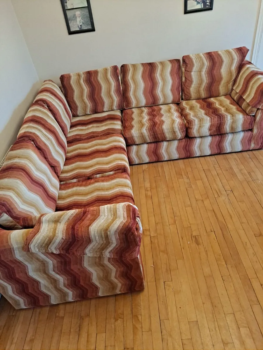 Couches - Image 4