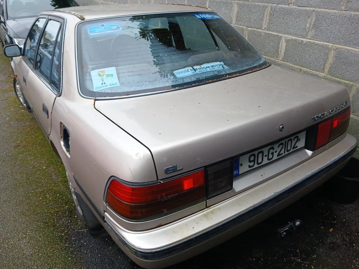 1990 TOYOTA CARINA II SALOON - Image 3