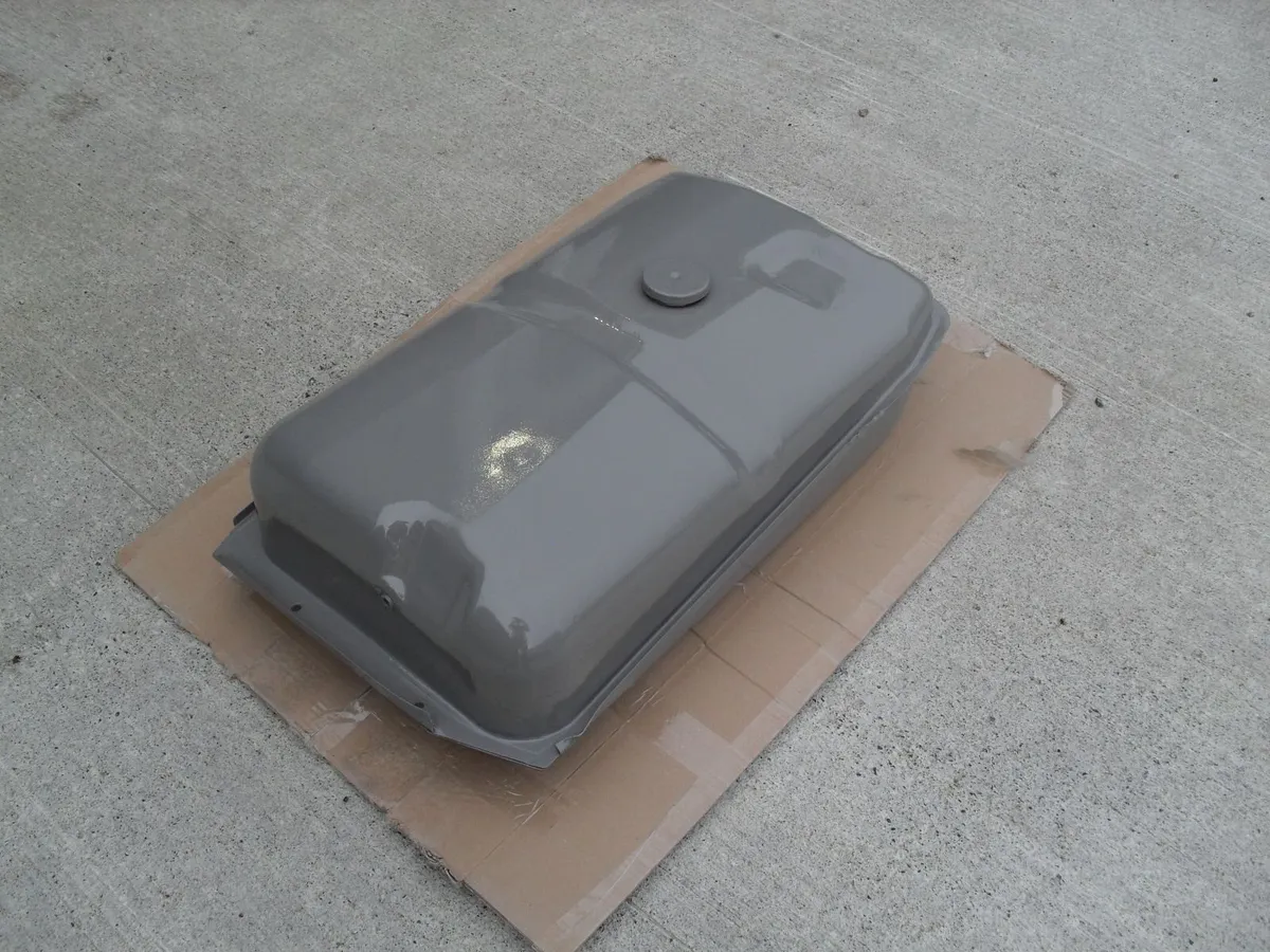 MF 135 / 35 Tank & Seat Cushion - Image 2
