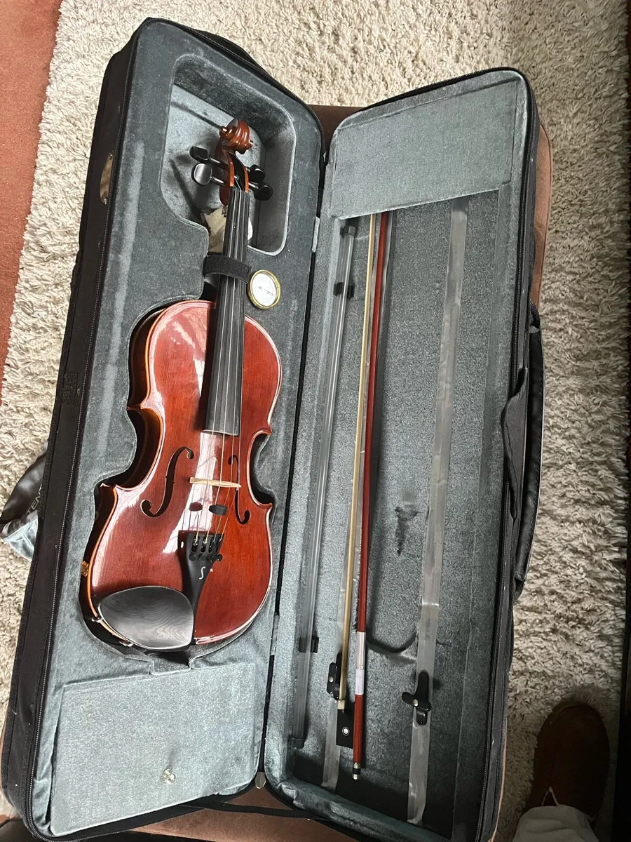 Full size Stentor Violin