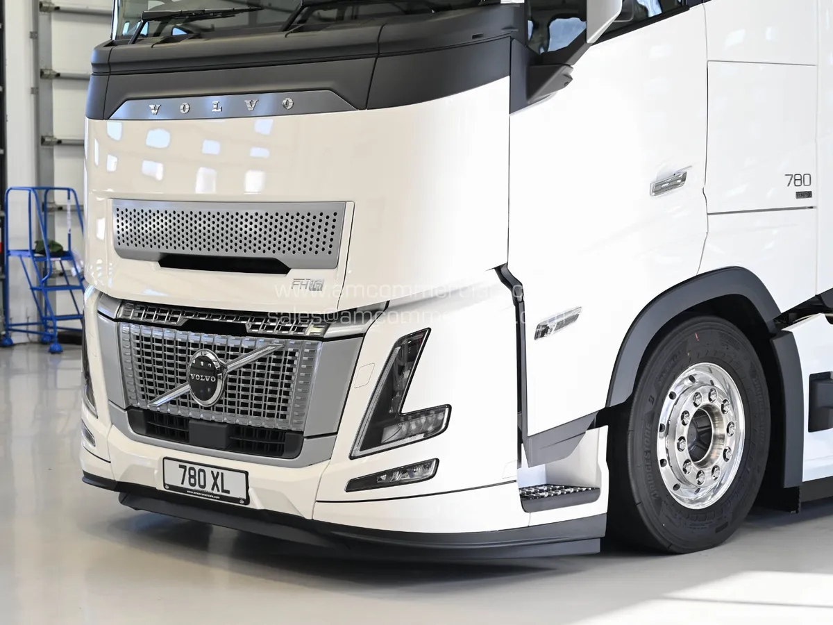 BRAND NEW VOLVO FH16 80 GLOBETROTTER XL - Image 4
