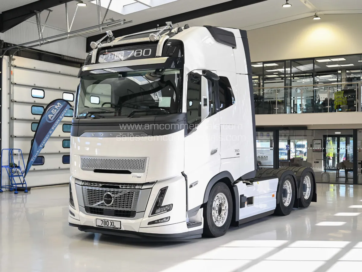 BRAND NEW VOLVO FH16 80 GLOBETROTTER XL - Image 3