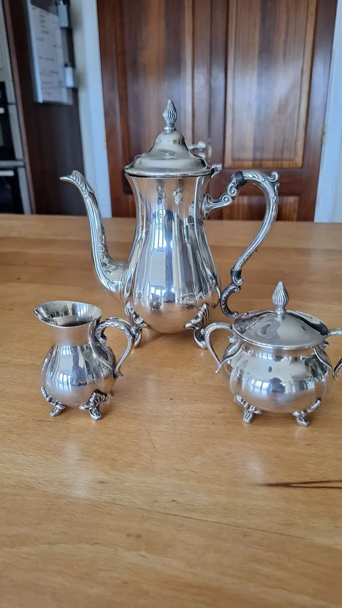 Silver set 50 yrs old - Image 1