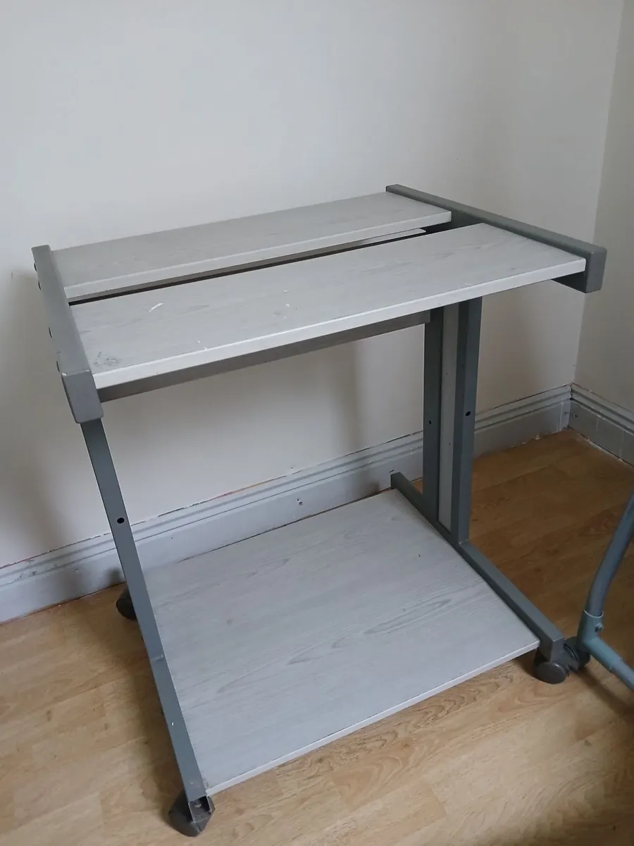 Grey side table on castor wheels - Image 2