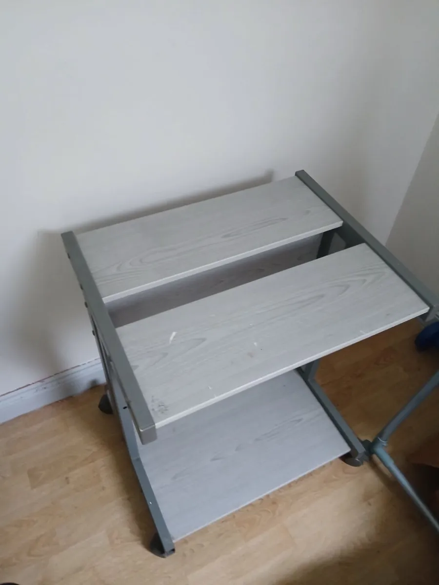 Grey side table on castor wheels - Image 3