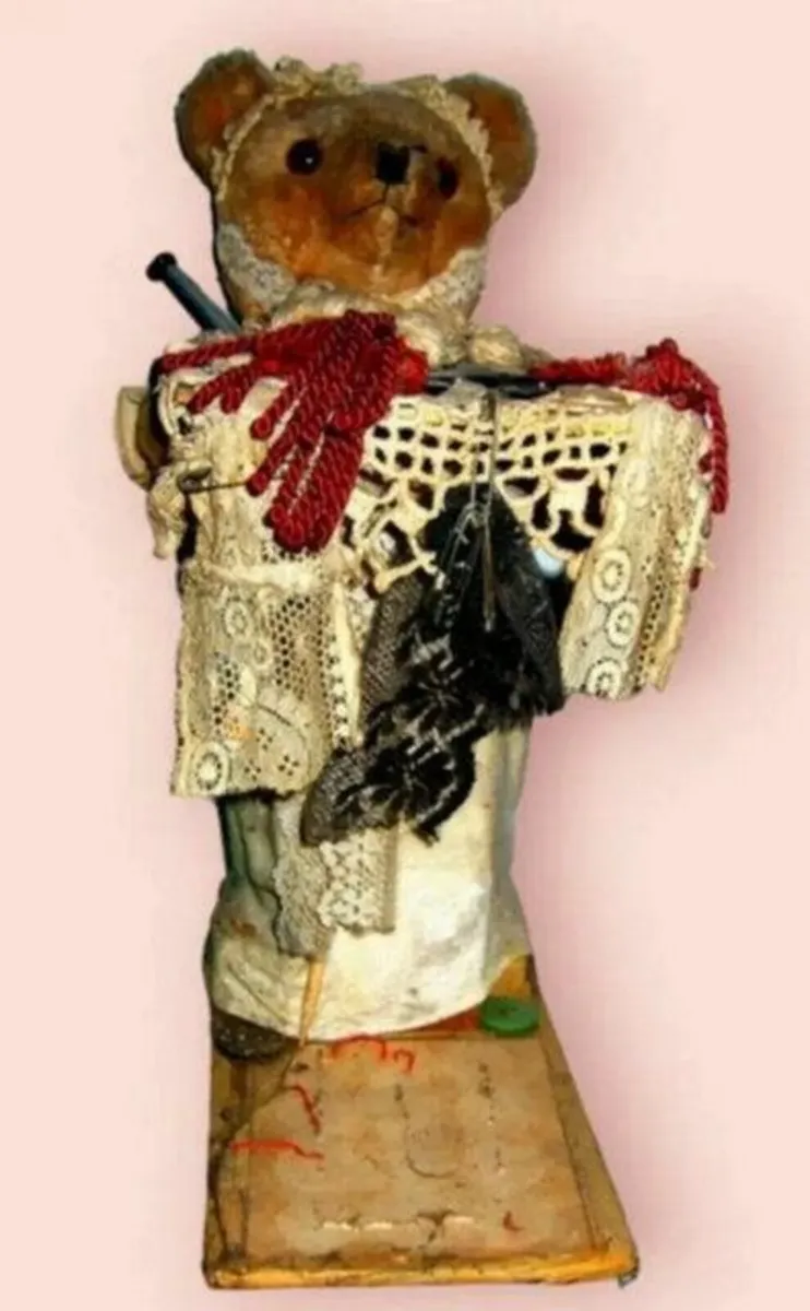 Vintage Merchants 'Peddlar Bear' - Image 2