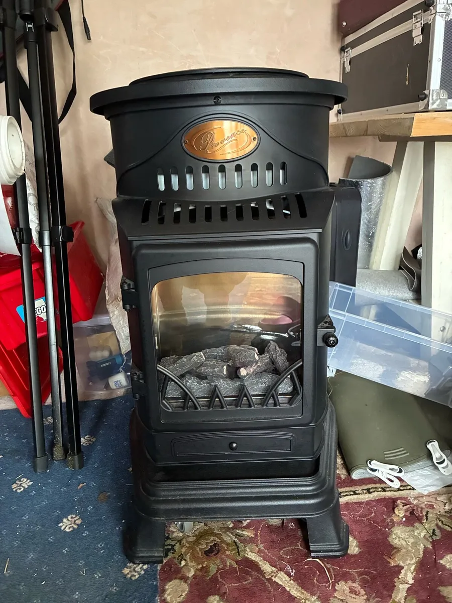 Cast iron gas stove - Image 1