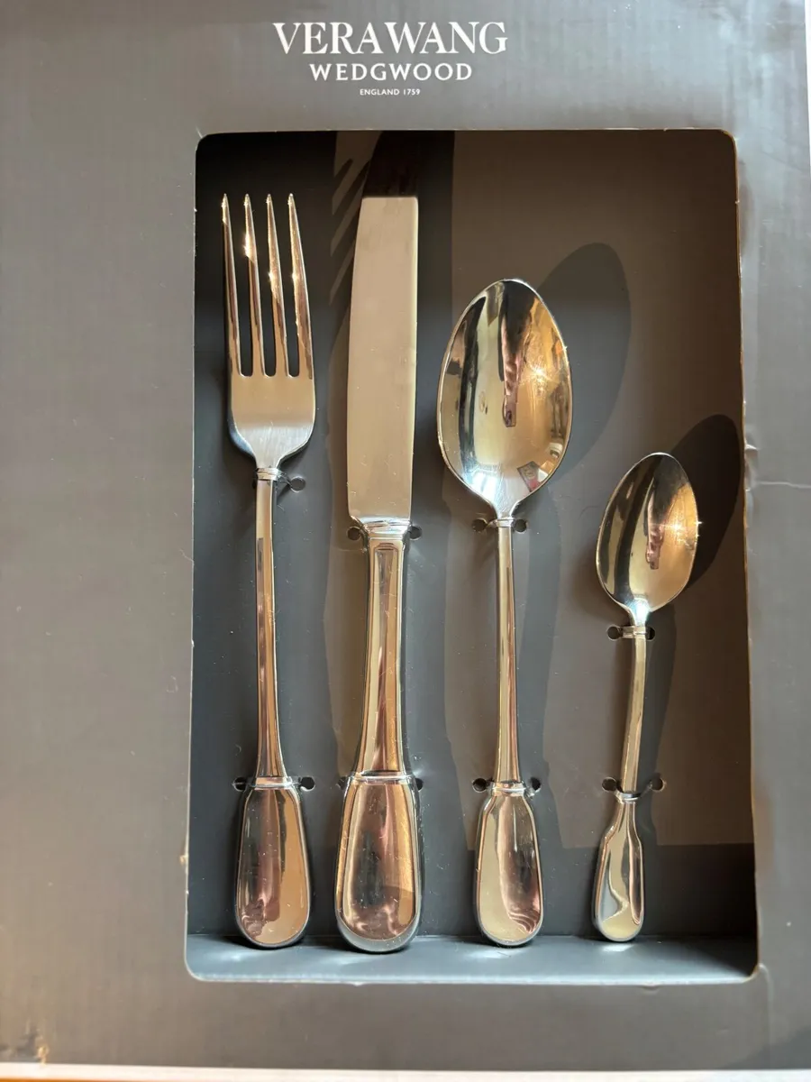 Vera wang Wedgwood 16 piece service set - Image 2