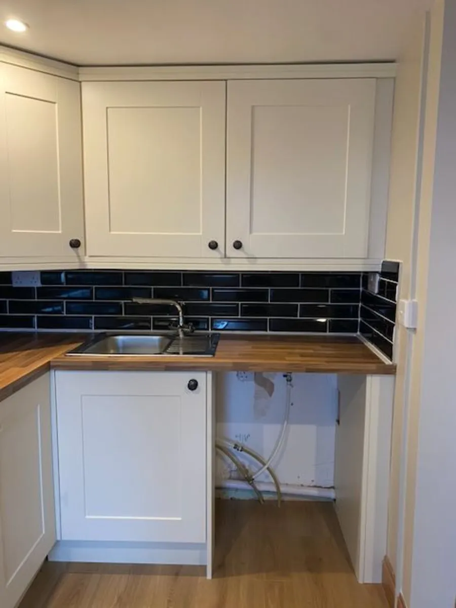 Fitted Kitchen, Cooker, Sink & Extract, Never used - Image 4