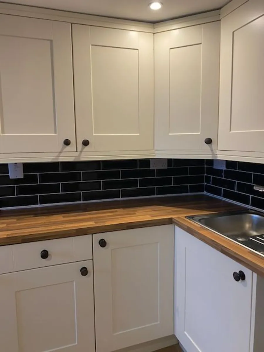 Fitted Kitchen, Cooker, Sink & Extract, Never used - Image 2