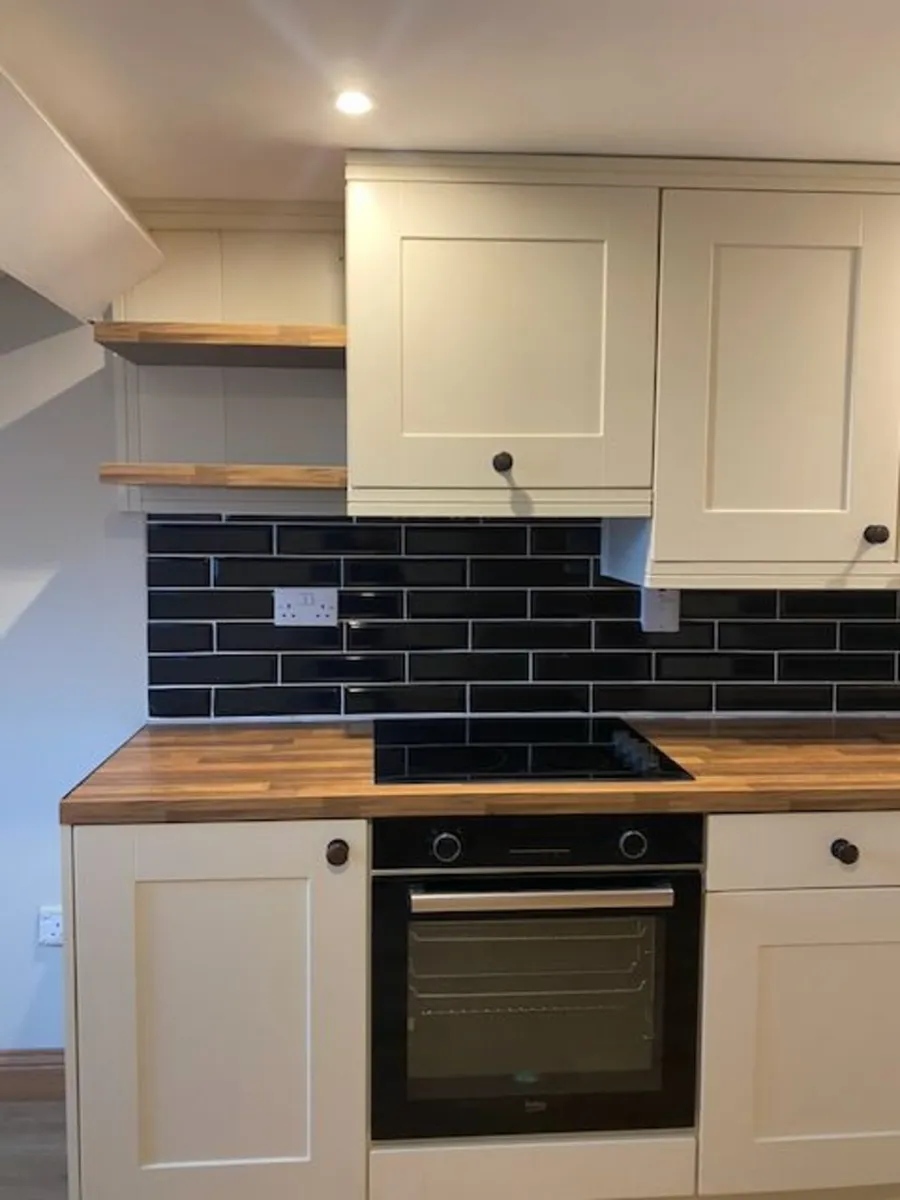 Fitted Kitchen, Cooker, Sink & Extract, Never used - Image 3