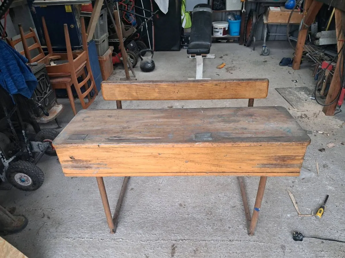 Old school desk - Image 1