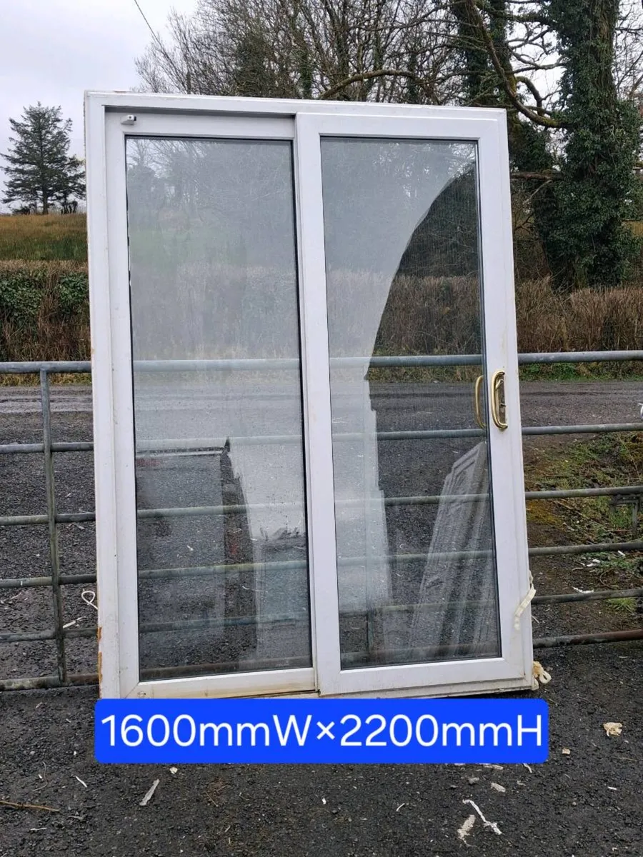 SLIDING PATIO DOOR