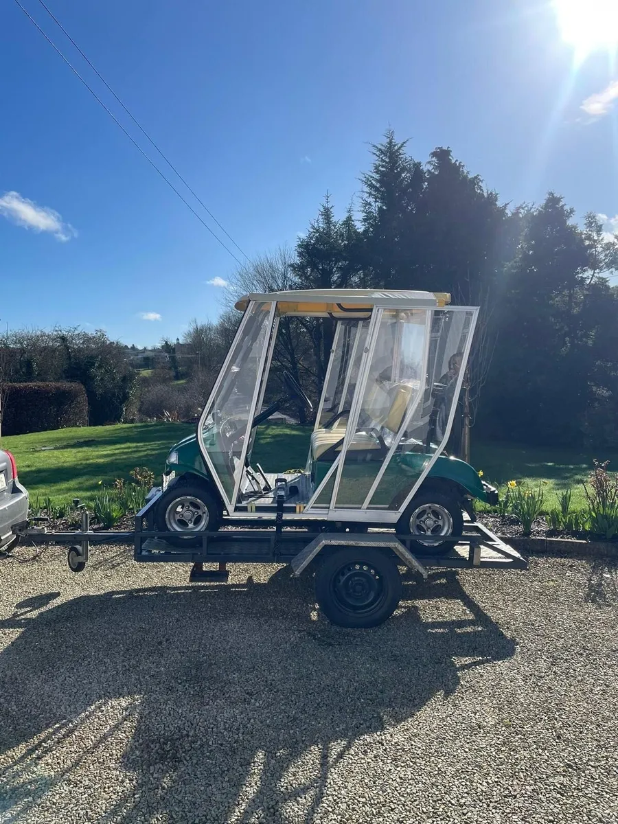 Golf buggy and trailor - Image 1