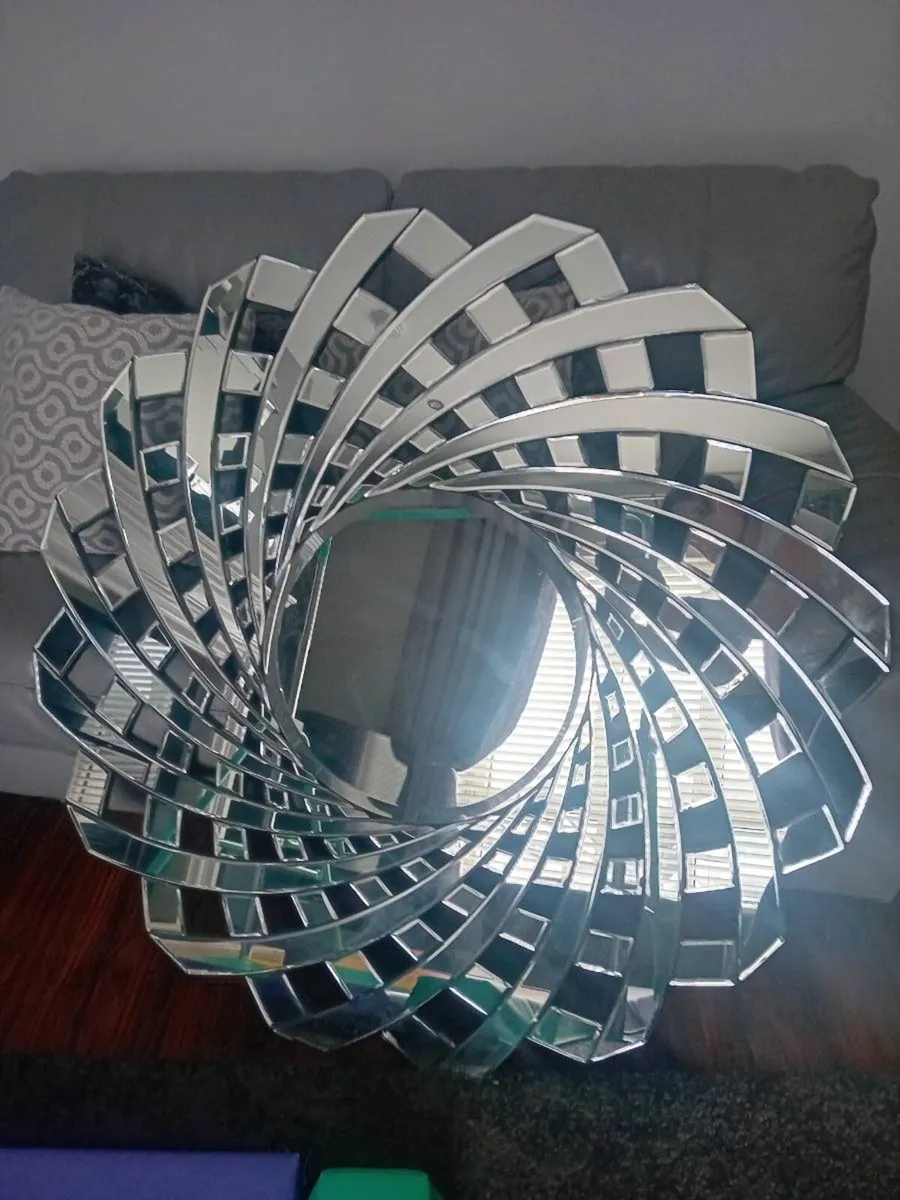 Mirror - Image 1