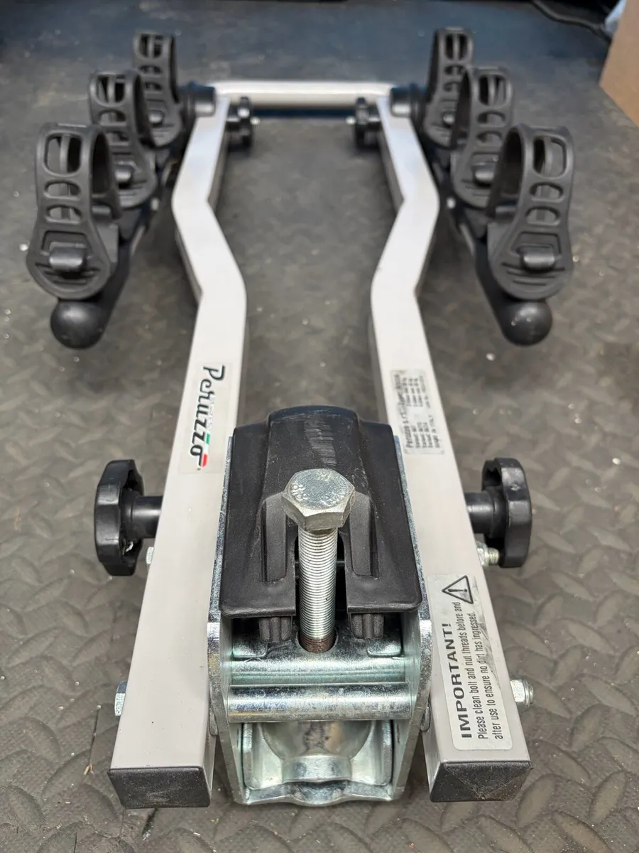 Peruzzo towbar mounted 3 bike carrier. - Image 1