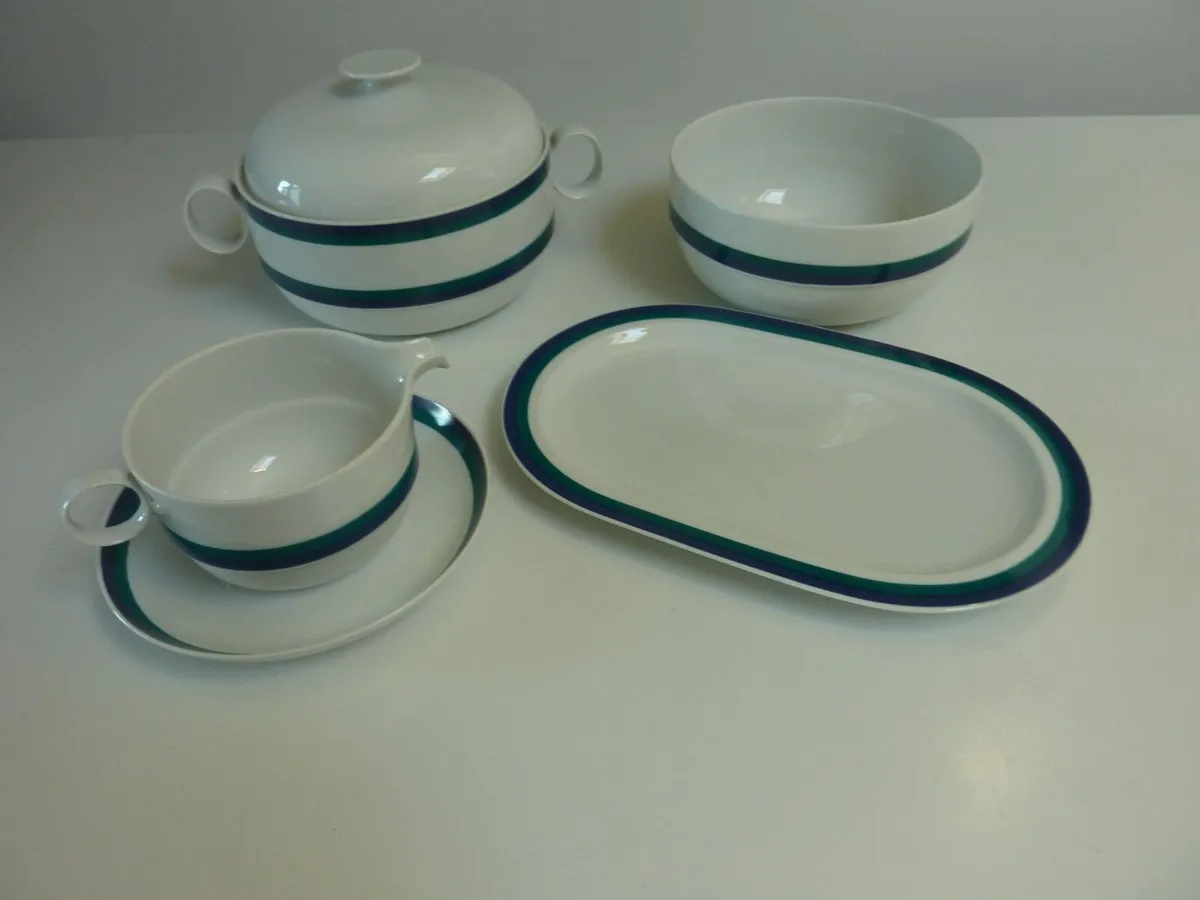Bowls, gravy boat and plate by Rosenthal - Image 1