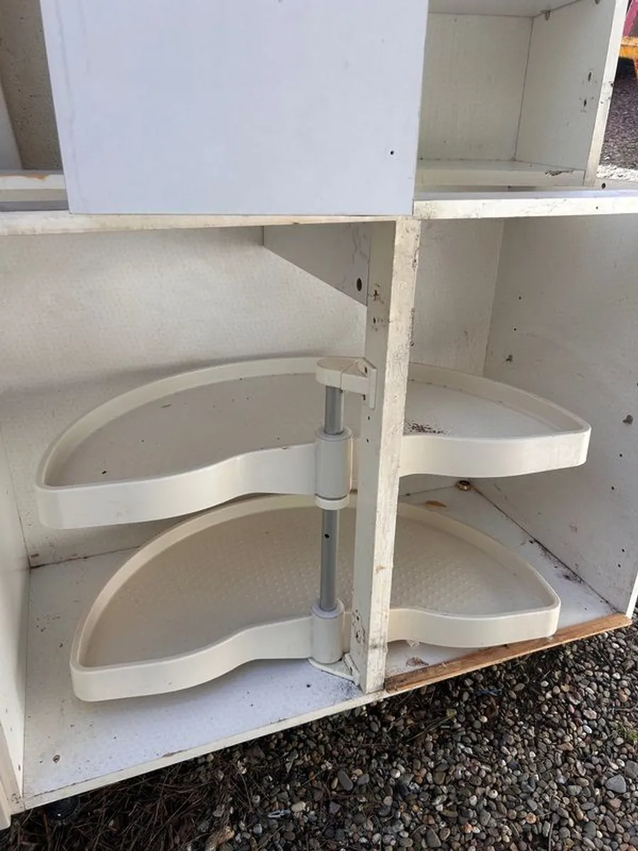 Kitchen cabinets - Image 4