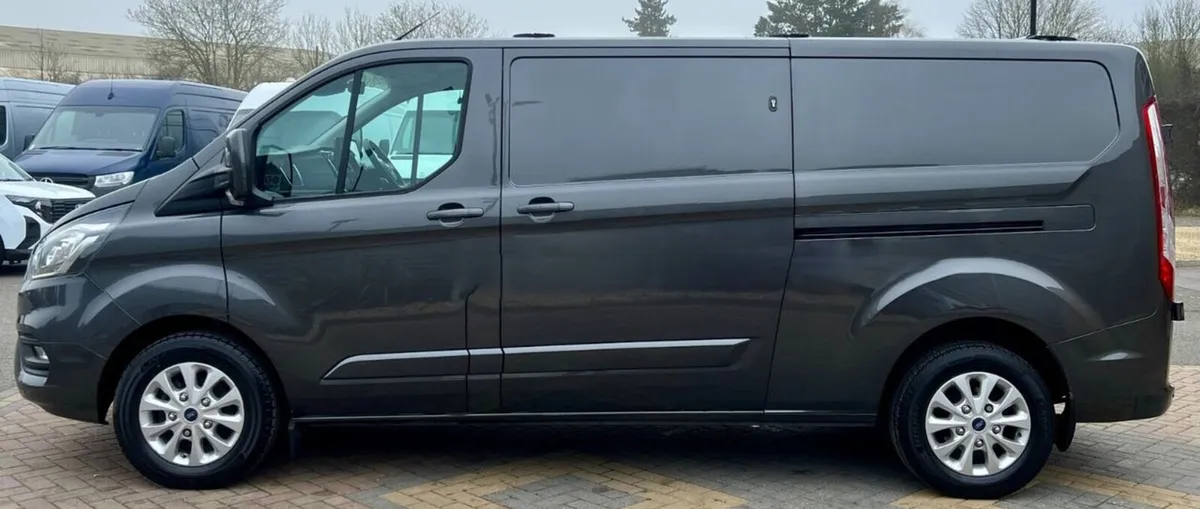 2023 Ford Transit Custom Low Roof Panel Van - Image 4