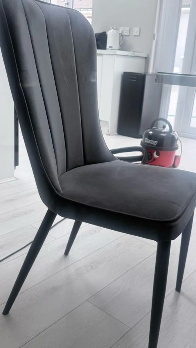 kitchen table chairs  4 perfect condition - Image 4