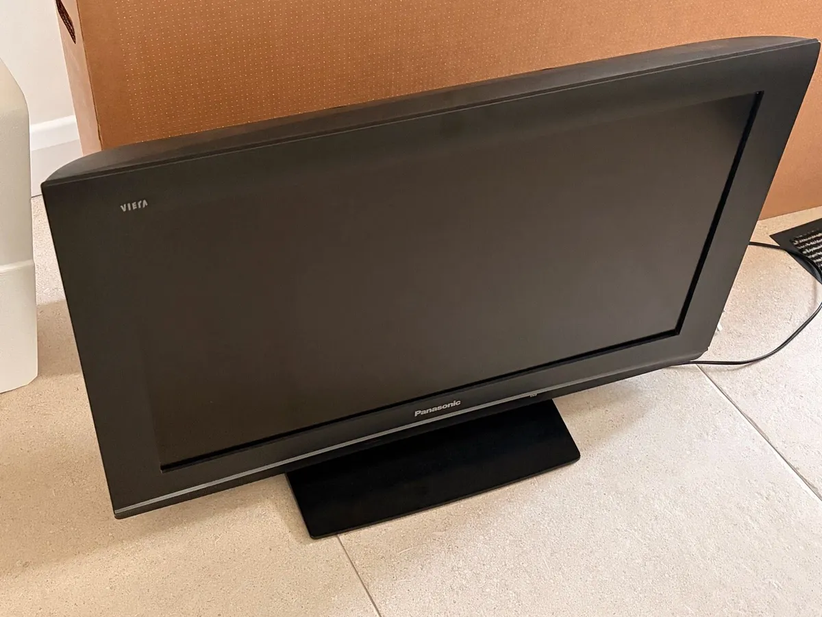 LCD tv - Image 1