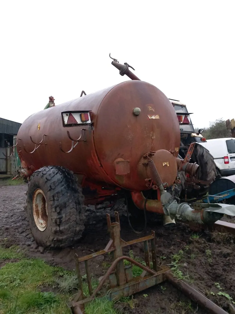 Slurry tanker 1300 - Image 1