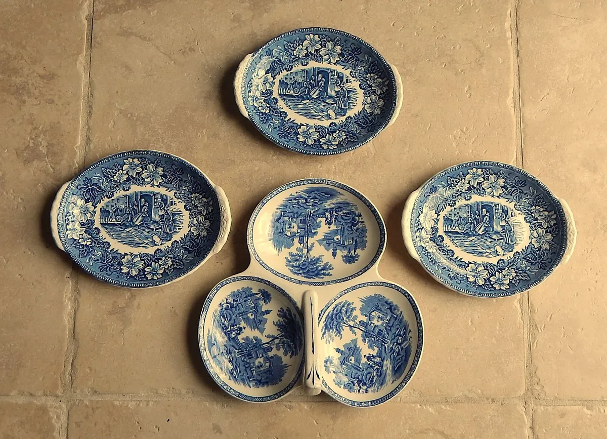 Selection of Vintage English Pottery Dishes - Image 1