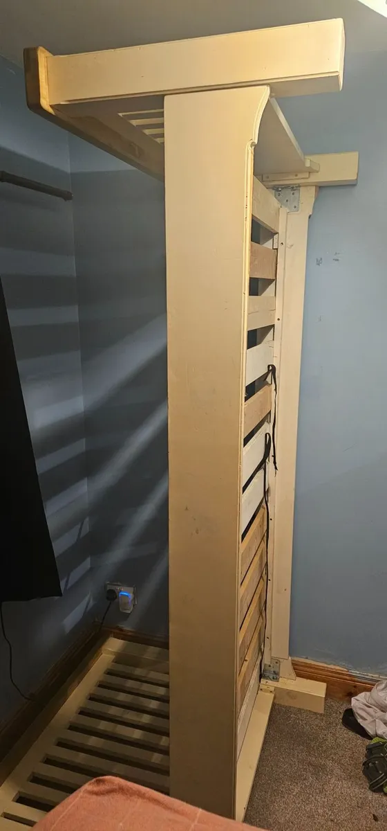 Single bed frame - Image 1