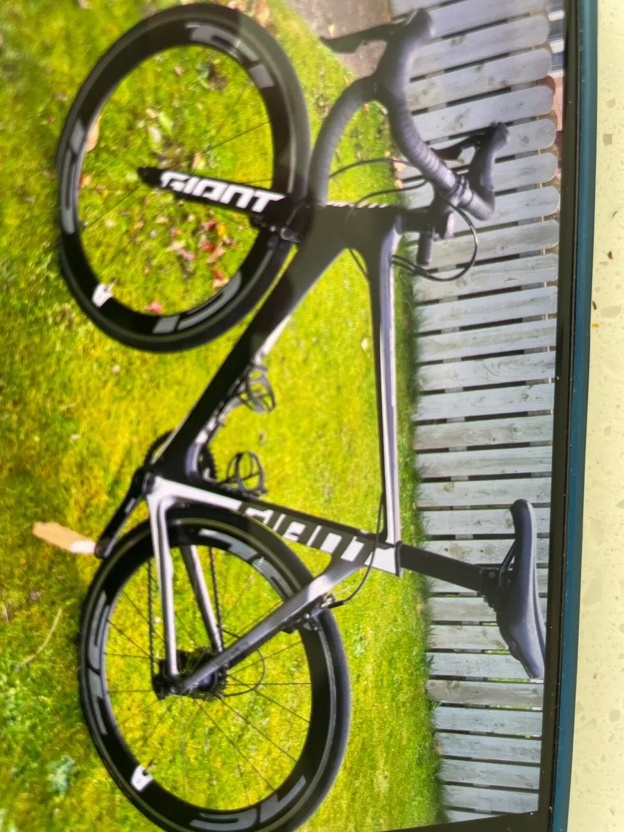 Giant Propel 105 - Image 1