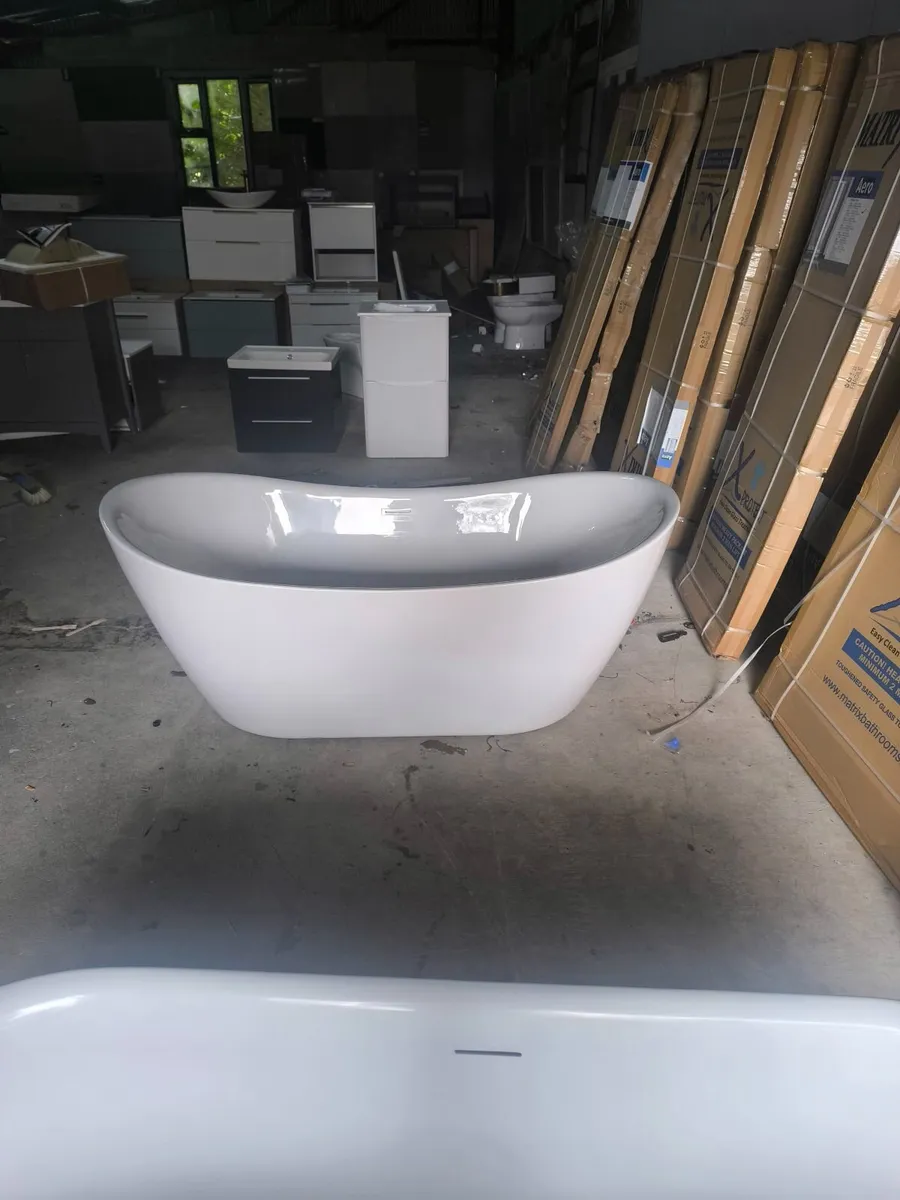 Free standing baths - Image 3