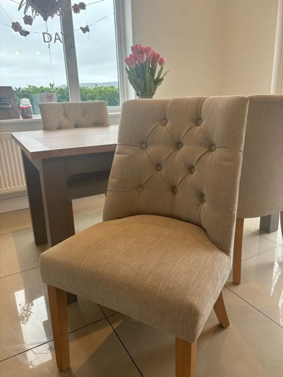 Dining table and chairs - Image 4