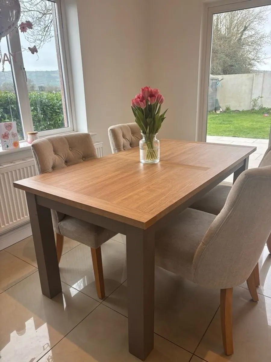 Dining table and chairs - Image 1