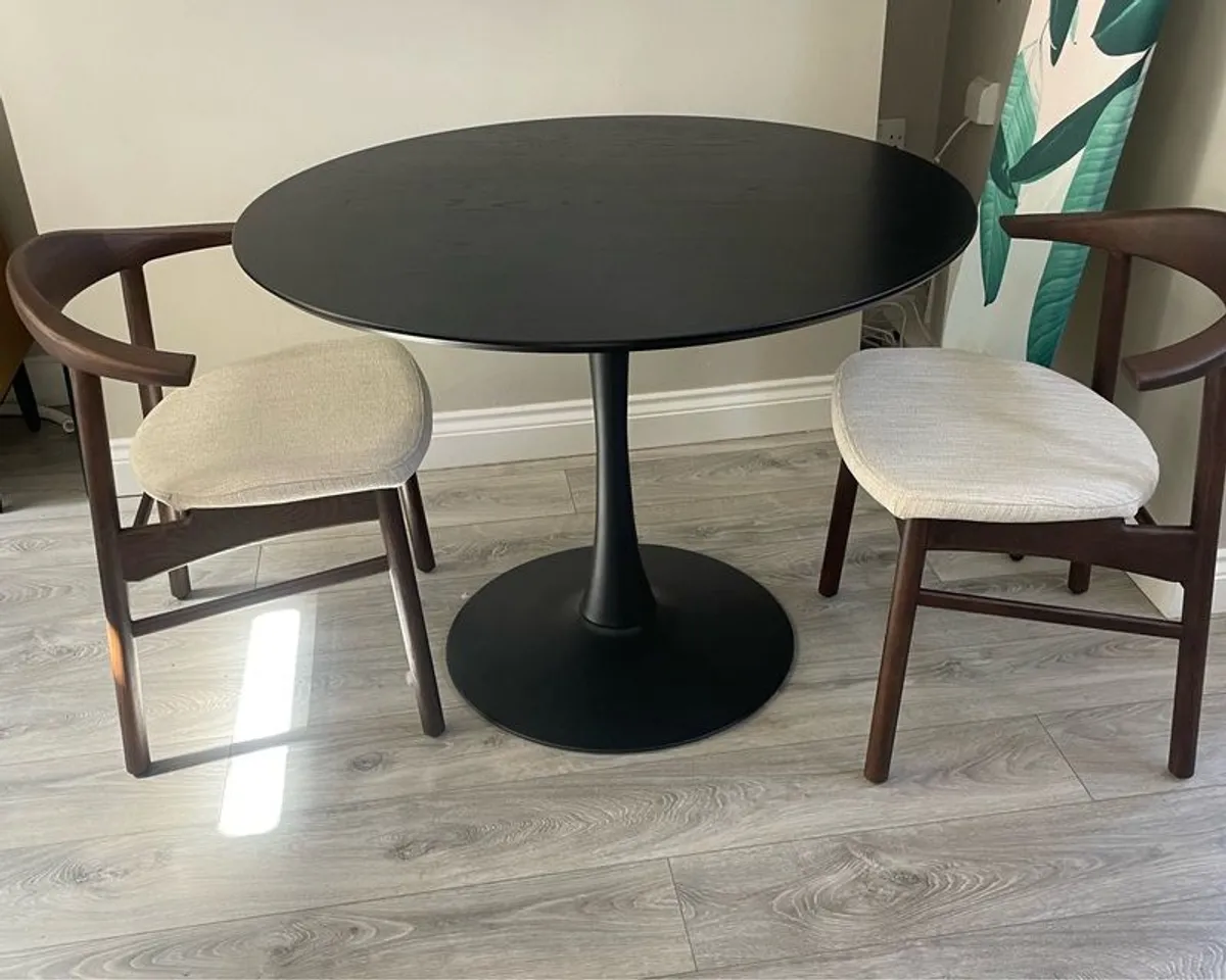 Round Dining Table